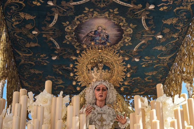 Holy Wednesday in Seville Images of the processional departure of the brotherhood of San Bernardo de Sevilla On April 1, 2026, in Seville Andalusia, Spain Holy Wednesday in Seville again change order in the payroll this 2026 El Carmen Doloroso maintains the first place in its passage in Carrera Oficial in which will enter in second place the Buen Fin followed by La Sed, San Bernardo, La Lanzada, El Baratillo, Los Panaderos, Cristo de Burgos and Las Siete Palabras 01 APRIL 2026 Sevilla Andalucia, Spain Sevilla Andalucia, Spain Spain Spain  Copyright: xEduardoxBrionesx 7411622