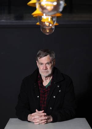 American director and screenwriter Gus Van Sant during a photo shoot at La Caserne Chanzy Hotel Spa, Autograph Collection during the 6th edition of the Reims Polar International Crime Film Festival in Reims, France, on April 1, 2026 Denis Guignebourg Bestimage American director and screenwriter Gus Van Sant during a photo shoot at La Caserne Chanzy Hotel Spa, Autograph Collection during the 6th edition of the Reims Polar International Crime Film Festival in Reims, France, on April 1, 2026 Reims France  Copyright: xDenisxGuignebourgx xBestimagexDenisxGuignebourgx xBestimagex