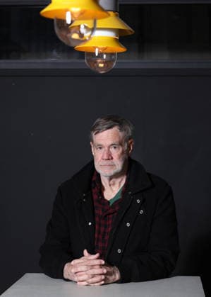 American director and screenwriter Gus Van Sant during a photo shoot at La Caserne Chanzy Hotel Spa, Autograph Collection during the 6th edition of the Reims Polar International Crime Film Festival in Reims, France, on April 1, 2026 Denis Guignebourg Bestimage American director and screenwriter Gus Van Sant during a photo shoot at La Caserne Chanzy Hotel Spa, Autograph Collection during the 6th edition of the Reims Polar International Crime Film Festival in Reims, France, on April 1, 2026 Reims France  Copyright: xDenisxGuignebourgx xBestimagexDenisxGuignebourgx xBestimagex