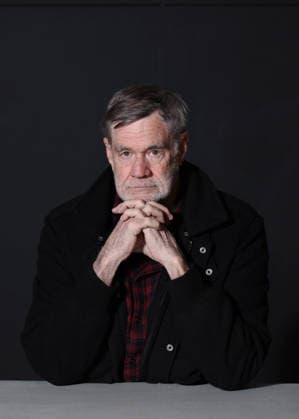 American director and screenwriter Gus Van Sant during a photo shoot at La Caserne Chanzy Hotel Spa, Autograph Collection during the 6th edition of the Reims Polar International Crime Film Festival in Reims, France, on April 1, 2026 Denis Guignebourg Bestimage American director and screenwriter Gus Van Sant during a photo shoot at La Caserne Chanzy Hotel Spa, Autograph Collection during the 6th edition of the Reims Polar International Crime Film Festival in Reims, France, on April 1, 2026 Reims France  Copyright: xDenisxGuignebourgx xBestimagexDenisxGuignebourgx xBestimagex