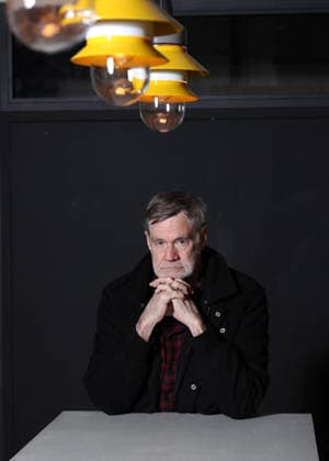 American director and screenwriter Gus Van Sant during a photo shoot at La Caserne Chanzy Hotel Spa, Autograph Collection during the 6th edition of the Reims Polar International Crime Film Festival in Reims, France, on April 1, 2026 Denis Guignebourg Bestimage American director and screenwriter Gus Van Sant during a photo shoot at La Caserne Chanzy Hotel Spa, Autograph Collection during the 6th edition of the Reims Polar International Crime Film Festival in Reims, France, on April 1, 2026 Reims France  Copyright: xDenisxGuignebourgx xBestimagexDenisxGuignebourgx xBestimagex