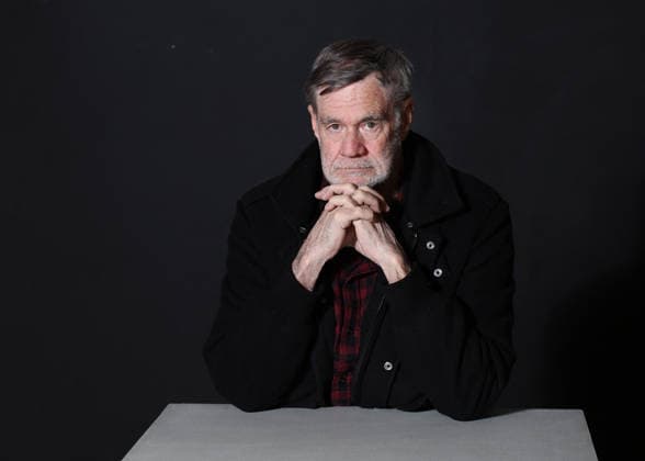 American director and screenwriter Gus Van Sant during a photo shoot at La Caserne Chanzy Hotel Spa, Autograph Collection during the 6th edition of the Reims Polar International Crime Film Festival in Reims, France, on April 1, 2026 Denis Guignebourg Bestimage American director and screenwriter Gus Van Sant during a photo shoot at La Caserne Chanzy Hotel Spa, Autograph Collection during the 6th edition of the Reims Polar International Crime Film Festival in Reims, France, on April 1, 2026 Reims France  Copyright: xDenisxGuignebourgx xBestimagexDenisxGuignebourgx xBestimagex