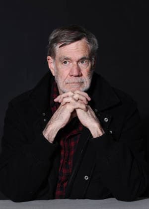 American director and screenwriter Gus Van Sant during a photo shoot at La Caserne Chanzy Hotel Spa, Autograph Collection during the 6th edition of the Reims Polar International Crime Film Festival in Reims, France, on April 1, 2026 Denis Guignebourg Bestimage American director and screenwriter Gus Van Sant during a photo shoot at La Caserne Chanzy Hotel Spa, Autograph Collection during the 6th edition of the Reims Polar International Crime Film Festival in Reims, France, on April 1, 2026 Reims France  Copyright: xDenisxGuignebourgx xBestimagexDenisxGuignebourgx xBestimagex
