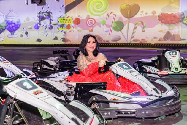 01.04.2026. Neuss. Wenn Nicki Pistola, Reality-TV-Star und Influencerin Geburtstag feiert, wird es eine Party der Extraklasse. Die Powerfrau lädt anlässlich ihres 43. Geburtstages zur großen Party ein und verwandelt eine Location in eine Fantasy-Zone: Nicki Pistola & Friends in Wonderland. Hier: Am Rande eines Pressegespräches in der BattleKart-Arena Neuss zur bevorstehenden Geburtstags-Party. Neuss BattleKart-Arena Nordrhein-Westfalen Deutschland
