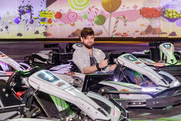 01.04.2026. Neuss. Wenn Nicki Pistola, Reality-TV-Star und Influencerin Geburtstag feiert, wird es eine Party der Extraklasse. Die Powerfrau lädt anlässlich ihres 43. Geburtstages zur großen Party ein und verwandelt eine Location in eine Fantasy-Zone: Nicki Pistola & Friends in Wonderland. Hier: Christoph Bösener, Chef der BattleKart-Arena am Rande eines Pressegespräches zur bevorstehenden Geburtstags-Party. Neuss BattleKart-Arena Nordrhein-Westfalen Deutschland
