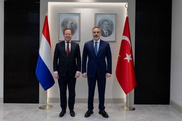 Turkish Foreign Minister Hakan Fidan ANKARA, TURKIYE - APRIL 01: Turkish Foreign Minister Hakan Fidan (R) meets with Dutch Minister of Justice and Security, David Van Weel (L) in Ankara, Turkiye on April 01, 2026. Mustafa Hatipoglu Anadolu Ankara Turkey. Editorial use only. Please get in touch for any other usage.  Copyright: x2026xAnadoluxMustafaxHatipoglux