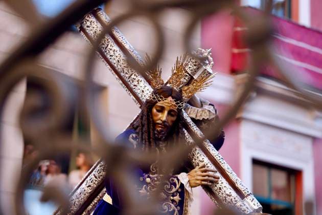 The Brotherhood El Rico of Malaga releases this Holy Wednesday a pardoned prisoner Procession of Nuestro Padre Jesus Nazareno entitled El Rico and María Santísima del Amor, in which a pardoned prisoner is released On April 1, 2026, in Malaga Andalusia, Spain The Brotherhood of Nuestro Padre Jesús Nazareno El Rico and María Santísima de Amor of Malaga, has released this Holy Wednesday, as is tradition, a man convicted, on this occasion, for crimes of injury and threats for events that occurred in 2020 and which was pardoned by the Council of Ministers, at the proposal of the Ministry of Justice 01 APRIL 2026 Á Malaga Andalucia, Spain Malaga Andalucia, Spain Spain Spain  Copyright: xÃlexxZeax 7411939