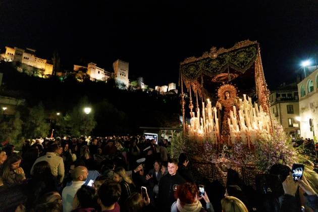 Thousands of people from Granada wrapped the Christ of the Gypsies María Santísima del Sacromonte procession through the streets of Granada On April 2, 2026 in Granada, Andalusia Spain The Brotherhood of the Holy Christ of the Consolation, popularly known as the Gypsies, has opened the day of Holy Wednesday in Granada Hundreds of people surrounded the procession culminating at dawn in the Abbey of Sacromonte, with the final emotional atmosphere of songs, zambras and bonfires that characterizes this unique penitential station 02 APRIL 2026 Álex Cálex Cálex Cálex Cálex Cálex Cálex Granada, Andalucia Granada, Andalucia Spain  Copyright: xÃlexxCamarax 7412189
