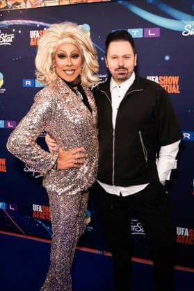 Catherrine Leclery mit Gast bei der Preview der 22. Staffel der Castingshow DSDS 2026 im 25 hours Hotel. Köln, 01.04.2026
