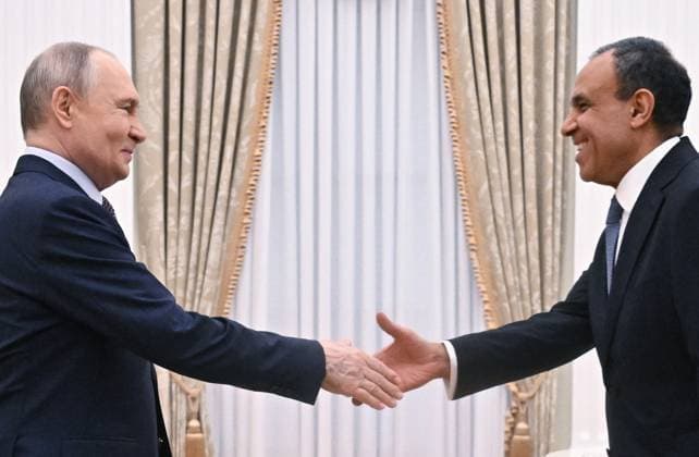 Ryssia Egypt 9136023 02.04.2026 Russian President Vladimir Putin and Egyptian Foreign Minister Badr Abdelatty, right, shake hands during a meeting at the Kremlin, in Moscow, Russia. Kristina Solovyova Sputnik Moscow Russia  Copyright: xKristinaxSolovyovax