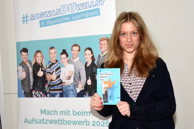 Maya Upmann, Gesamtsiegerin Bayerischer Jugendpreis 2024 Muenchen 02.04.2026 Presseclub Muenchen der Bayerische Jugendpreis 2026 steht dieses Jahr Das Hauptthema des 6. IWW Schreibwettbewerbes 2026 lautet: Gesunde Kinder auf einer gesunden Erde - wie koennen wir die Zukunft gewinnen Foto Muenchen