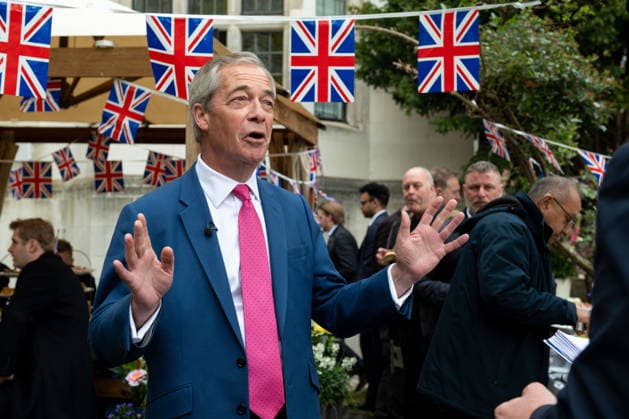 April 2, 2026, London, England, United Kingdom: NIGEL FARAGE, leader of Reform UK, speaks to broadcasters while meeting supporters outside a venue in Westminster, London, following a Reform UK press conference. London United Kingdom - ZUMAk172 20260402_zip_k172_011 Copyright: xThomasxKrychx