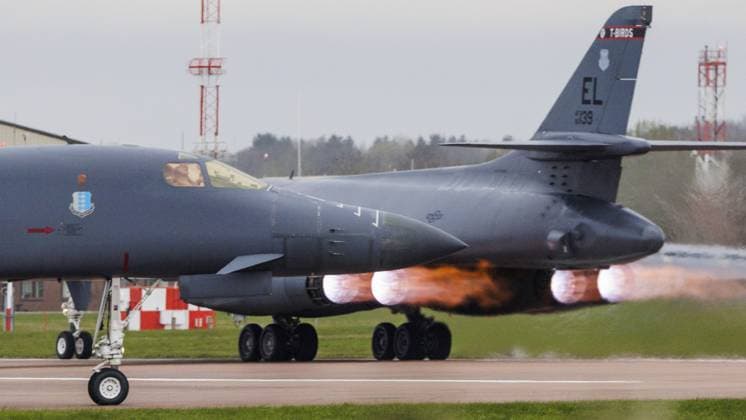 Fairford, The Netherlands, 2026-03-31 07:43:49 RAF FAIRFORD, 31-03-2026. From the English base RAF Fairford, the US Air Force conducts missions to Iran with B1 and B52 bombers for Operation Epic Fury. Pictured: Two B1 bombers during takeoff for a mission to Iran. PHOTO: NLBeeld Robert Meerding Credit: NL Beeld Robert Meerding Inc  Copyright: xx x