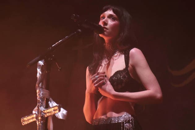 Holly Humberstone performing at Shepherds Bush Empire Featuring: Holly Humberstone Where: London, United Kingdom When: 02 Apr 2026 Credit: Mark Cavill Cover Images EDITORIAL USE ONLY. NOT FOR USE BY NEWSPAPERS BASED IN THE UK. Copyright: xx coverimg55596105