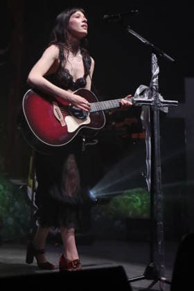 Holly Humberstone performing at Shepherds Bush Empire Featuring: Holly Humberstone Where: London, United Kingdom When: 02 Apr 2026 Credit: Mark Cavill Cover Images EDITORIAL USE ONLY. NOT FOR USE BY NEWSPAPERS BASED IN THE UK. Copyright: xx coverimg55596106
