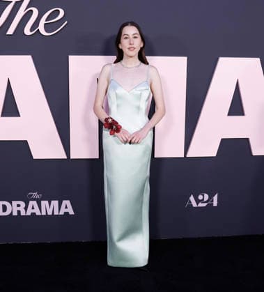 Alana Haim arrives on the red carpet at the premiere of A24 s The Drama at Regal Union Square on Thursday, April 2, 2026 in New York City.  NYP20260402132 JOHNxANGELILLO