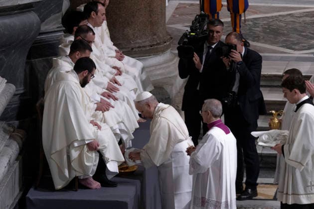 April 2, 2026, Vatican City, Vatican: Pope Leo XIV Celebrates the Mass of the Lord s Supper on Holy Thursday, with the traditional washing of the feet, in the Papal Basilica of St. John Lateran in Rome Vatican City Vatican - ZUMAs197 20260402_aaa_s197_169 Copyright: xMariaxGraziaxPicciarellax