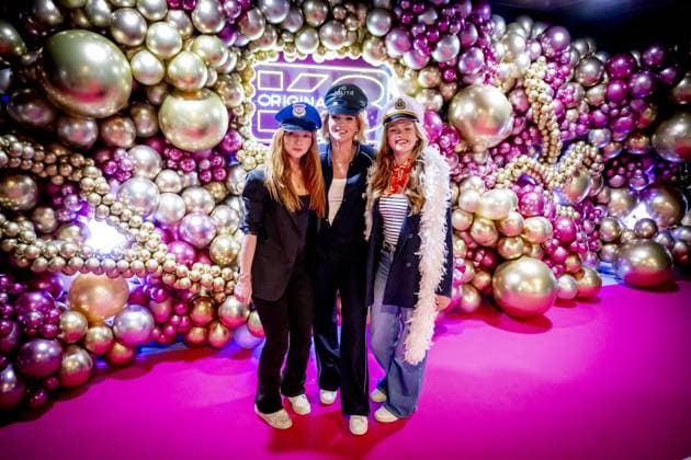 ROTTERDAM - Tooske Ragas with her children on the Pink Carpet at the concert of the original K3 lineup (Karen, Kristel, and Kathleen) in Rotterdam Ahoy ROBIN UTRECHT ANP netherlands out - belgium out  Copyright: xx x554954000x originalFilename: 554954000.jpg