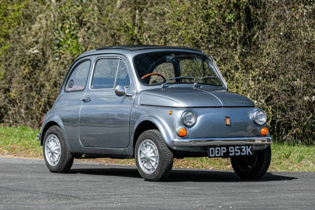 Porsche and Fiat 500 from late singer Chris Rea s personal collection go to auction for over £100,000 Story from Jam Press (Chris Rea Cars) Pictured: Chris Rea s 1972 Fiat 500. Porsche and Fiat 500 from late singer Chris Rea s personal collection go to auction for over £100,000 Two cars from the personal collection of late singer Chris Rea are going under the hammer for more than £100,000. The low-mileage 2022 Porsche 911 Carrera GTS and a distinctive 1972 Fiat 500 converted to electric power were both driven by the star. The Porsche is described as a rare opportunity for collectors due to its minimal mileage and celebrity provenance. Rea who died last December acquired it in June 2023. It has remained within his personal collection  Copyright: xJamxPress IconicxAuctioneers