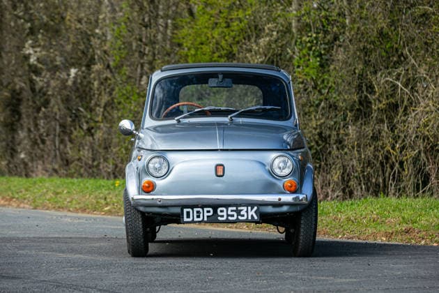 Porsche and Fiat 500 from late singer Chris Rea s personal collection go to auction for over £100,000 Story from Jam Press (Chris Rea Cars) Pictured: Chris Rea s 1972 Fiat 500. Porsche and Fiat 500 from late singer Chris Rea s personal collection go to auction for over £100,000 Two cars from the personal collection of late singer Chris Rea are going under the hammer for more than £100,000. The low-mileage 2022 Porsche 911 Carrera GTS and a distinctive 1972 Fiat 500 converted to electric power were both driven by the star. The Porsche is described as a rare opportunity for collectors due to its minimal mileage and celebrity provenance. Rea who died last December acquired it in June 2023. It has remained within his personal collection  Copyright: xJamxPress IconicxAuctioneers