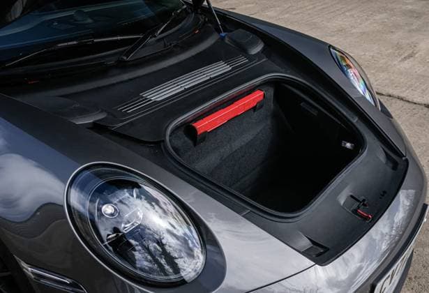 Porsche and Fiat 500 from late singer Chris Rea s personal collection go to auction for over £100,000 Story from Jam Press (Chris Rea Cars) Pictured: Chris Rea s 2022 Porsche 911 Carrera GTS. Porsche and Fiat 500 from late singer Chris Rea s personal collection go to auction for over £100,000 Two cars from the personal collection of late singer Chris Rea are going under the hammer for more than £100,000. The low-mileage 2022 Porsche 911 Carrera GTS and a distinctive 1972 Fiat 500 converted to electric power were both driven by the star. The Porsche is described as a rare opportunity for collectors due to its minimal mileage and celebrity provenance. Rea who died last December acquired it in June 2023. It has remained within his perso  Copyright: xJamxPress IconicxAuctioneers