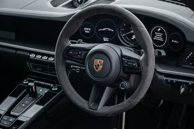 Porsche and Fiat 500 from late singer Chris Rea s personal collection go to auction for over £100,000 Story from Jam Press (Chris Rea Cars) Pictured: Chris Rea s 2022 Porsche 911 Carrera GTS. Porsche and Fiat 500 from late singer Chris Rea s personal collection go to auction for over £100,000 Two cars from the personal collection of late singer Chris Rea are going under the hammer for more than £100,000. The low-mileage 2022 Porsche 911 Carrera GTS and a distinctive 1972 Fiat 500 converted to electric power were both driven by the star. The Porsche is described as a rare opportunity for collectors due to its minimal mileage and celebrity provenance. Rea who died last December acquired it in June 2023. It has remained within his perso  Copyright: xJamxPress IconicxAuctioneers