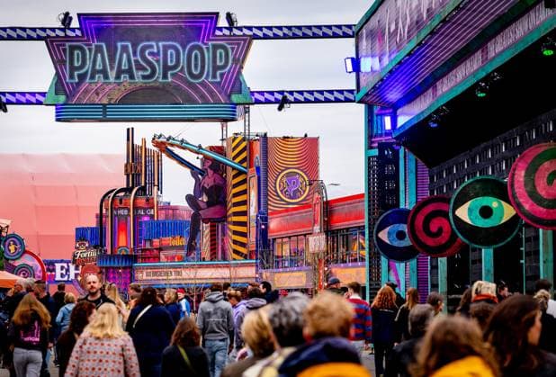 News Bilder des Tages SCHIJNDEL - Festival-goers on the first day of Paaspop in Schijndel, Brabant. Traditionally, the outdoor festival season kicks off with the festival. ANP IRIS VAN DEN BROEK netherlands out - belgium out  Copyright: xx x554968755x originalFilename: 554968755.jpg