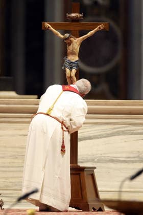 News Bilder des Tages Rome, Italy, April 3, 2026: Pope Leo XIV presides over the celebration of the Mass of Good Friday, the Passion of Christ, at the Confession Hall in St. Peter s Basilica.  Copyright: xmarcoxiacobuccix xipa-agency.netx xmarcoxiacobuccix IPA_Agency_IPA73737752