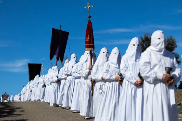 News Bilder des Tages Procession of the Holy Burial in Bercianos de Aliste Zamora Several Nazarenes during the procession of Santo Entierro, on April 3, 2026, in Bercianos de Aliste, Zamora, Castilla y León Spain Bercianos de Aliste Zamora , a village of one hundred inhabitants, receives every Good Friday hundreds of tourists for the procession of the Holy Burial The Holy Week of Bercianos de Aliste is declared of Intangible Cultural Interest by the Junta de Castilla y León, as well as Fiesta of Regional Tourist Interest 03 APRIL 2026 Bercianos de Aliste, Zamora, Cas Bercianos de Aliste, Zamora, Cas Espana  Copyright: xEmilioxFrailex 7414226