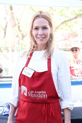 Los Angeles CA Apr 3: Jennie Garth at the LA Mission Easter Meal Service for the homeless on April 3, 2026 Copyright: xAdMediax MediaPunchx