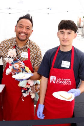 LA Mission Easter meal service for the homeless on Skidrow Featuring: Nick Mendoza III, Timothy Schlobohm Where: Los Angeles, Calfornia, United States When: 03 Apr 2026 Credit: H2Y INSTARimages EDITORIAL USE ONLY. NOT FOR USE BY NEWSPAPERS BASED IN THE UK. Copyright: xx instar55597007