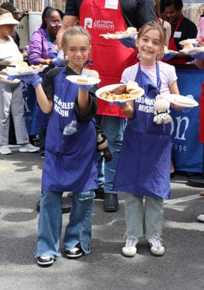 Los Angeles Mission & Hope The Mission Host Special Easter outreach on Skid Row Featuring: Atmosphere Where: Los Angeles, California, United States When: 03 Apr 2026 Credit: Faye s Vision Cover Images EDITORIAL USE ONLY. NOT FOR USE BY NEWSPAPERS BASED IN THE UK. Copyright: xx coverimg55597218
