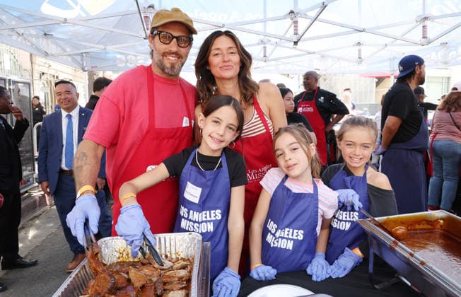 Los Angeles Mission & Hope The Mission Host Special Easter outreach on Skid Row Featuring: Omer Levy, Caroline D Amore, Children Where: Los Angeles, California, United States When: 03 Apr 2026 Credit: Faye s Vision Cover Images EDITORIAL USE ONLY. NOT FOR USE BY NEWSPAPERS BASED IN THE UK. Copyright: xx coverimg55597149