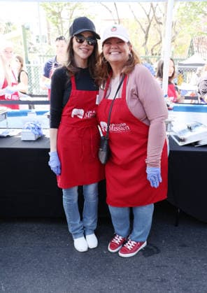 Los Angeles Mission & Hope The Mission Host Special Easter outreach on Skid Row Featuring: Donna D Errico, Mary Daniel Where: Los Angeles, California, United States When: 03 Apr 2026 Credit: Faye s Vision Cover Images EDITORIAL USE ONLY. NOT FOR USE BY NEWSPAPERS BASED IN THE UK. Copyright: xx coverimg55597158