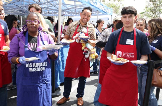 Los Angeles Mission & Hope The Mission Host Special Easter outreach on Skid Row Featuring: Nick Mendoza Where: Los Angeles, California, United States When: 03 Apr 2026 Credit: Faye s Vision Cover Images EDITORIAL USE ONLY. NOT FOR USE BY NEWSPAPERS BASED IN THE UK. Copyright: xx coverimg55597161