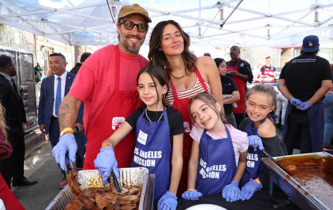 Los Angeles CA April 03 Omer Levy, Caroline D Amore, Children at Los Angeles Mission Hope The Mission Host Special Easter Outreach On Skid Row at the Los Angeles Mission On Skid Rowe in Los Angeles on March 3, 2026 Credit AdMedia April 03, 2026 Copyright AdMedia 454734 2026 04 03 CA Los Angeles United States  Copyright: xAdMediax STAR_454734_050