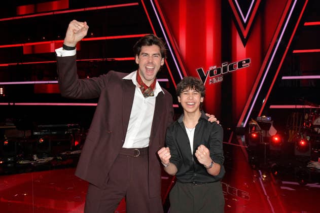 Alvaro Soler und Fabio vom Team Alvaro beim Photocall mit den Finalisten und Coaches der 14. Staffel der TV-Show The Voice Kids im Studio H Berlin-Adlershof. Berlin, 03.04.2026