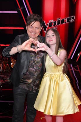 Michael Patrick Kelly und Katelyn vom Team Michael Patrick beim Photocall mit den Finalisten und Coaches der 14. Staffel der TV-Show The Voice Kids im Studio H Berlin-Adlershof. Berlin, 03.04.2026