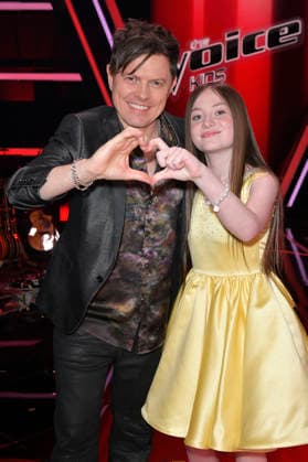 Michael Patrick Kelly und Katelyn vom Team Michael Patrick beim Photocall mit den Finalisten und Coaches der 14. Staffel der TV-Show The Voice Kids im Studio H Berlin-Adlershof. Berlin, 03.04.2026