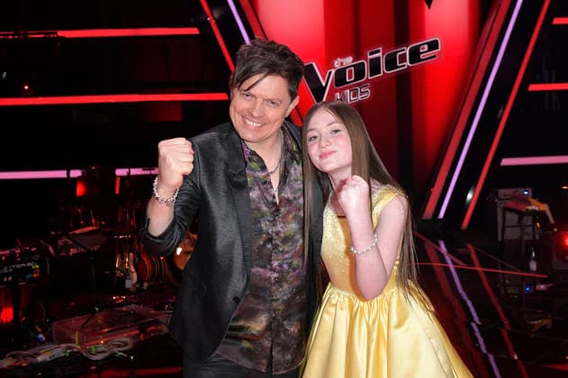 Michael Patrick Kelly und Katelyn vom Team Michael Patrick beim Photocall mit den Finalisten und Coaches der 14. Staffel der TV-Show The Voice Kids im Studio H Berlin-Adlershof. Berlin, 03.04.2026