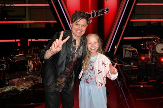 Michael Patrick Kelly und Hedi vom Team Michael Patrick beim Photocall mit den Finalisten und Coaches der 14. Staffel der TV-Show The Voice Kids im Studio H Berlin-Adlershof. Berlin, 03.04.2026
