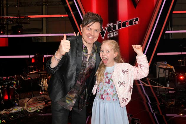 Michael Patrick Kelly und Hedi vom Team Michael Patrick beim Photocall mit den Finalisten und Coaches der 14. Staffel der TV-Show The Voice Kids im Studio H Berlin-Adlershof. Berlin, 03.04.2026
