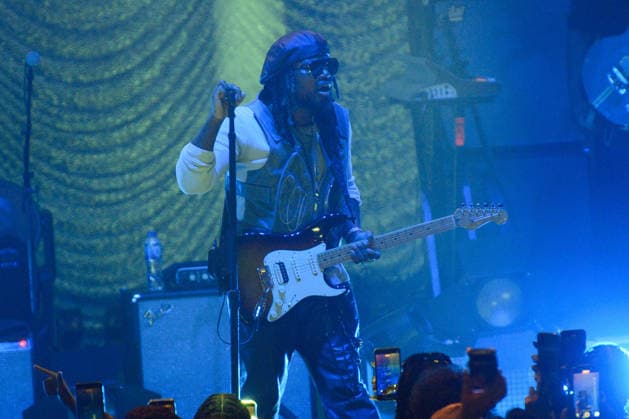 Leon Thomas Performs at Eventim Apollo, London, UK American singer-songwriter Leon Thomas (born Leon George Thomas III) performs at The Eventim Apollo, London, England, UK on Friday 3 April 2026 as part of his Mutts Don t Heel Tour 2026., Credit:Justin Ng Avalon UK, England, London, Eventim Apollo  Copyright: xJustinxNgx xAvalonx 1088495626