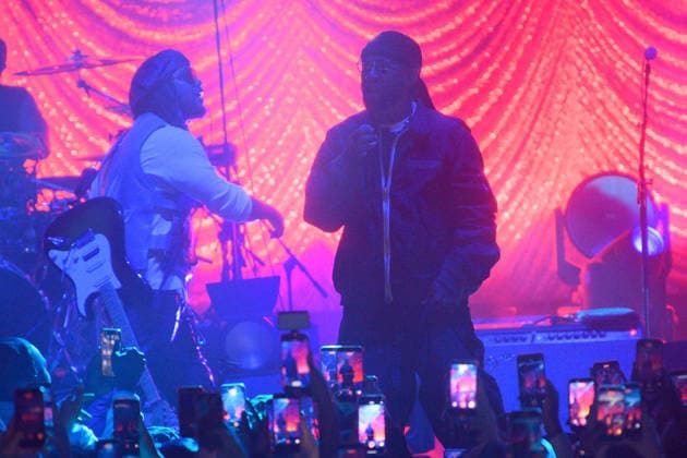 Leon Thomas Performs at Eventim Apollo, London, UK American rapper Ty Dolla $ign (born Tyrone William Griffin Jr) guests with Leon Thomas (born Leon George Thomas III) at The Eventim Apollo, London, England, UK on Friday 3 April 2026 as part of his Mutts Don t Heel Tour 2026., Credit:Justin Ng Avalon UK, England, London, Eventim Apollo  Copyright: xJustinxNgx xAvalonx 1088495673