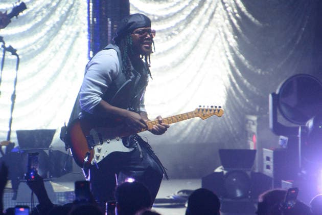 Leon Thomas Performs at Eventim Apollo, London, UK American singer-songwriter Leon Thomas (born Leon George Thomas III) performs at The Eventim Apollo, London, England, UK on Friday 3 April 2026 as part of his Mutts Don t Heel Tour 2026., Credit:Justin Ng Avalon UK, England, London, Eventim Apollo  Copyright: xJustinxNgx xAvalonx 1088495694