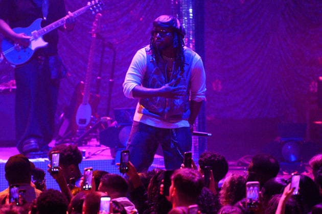 Leon Thomas Performs at Eventim Apollo, London, UK American rapper Ty Dolla $ign (born Tyrone William Griffin Jr) guests with Leon Thomas (born Leon George Thomas III) at The Eventim Apollo, London, England, UK on Friday 3 April 2026 as part of his Mutts Don t Heel Tour 2026., Credit:Justin Ng Avalon UK, England, London, Eventim Apollo  Copyright: xJustinxNgx xAvalonx 1088495711