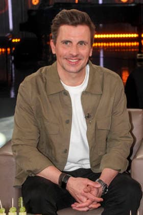 ABB TALKSHOW- Julian Sengelmann deutscher Schauspieler, Musiker und Theologe zu Gast in der NDR Talkshow , aus dem NDR 3 Studio am Freitag 03.04.2026 in Hamburg Hamburg Deutschland