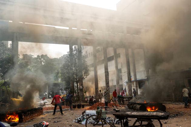Construction Work At The Hospital Premises In Dhaka Construction work generates smoke at the Dhaka Medical College Hospital compound in Dhaka, Bangladesh, on April 4, 2026. Dhaka Bangladesh  Copyright: xSyedxMahamudurxRahmanx originalFilename: rahman-notitle260404_nptIK.jpg