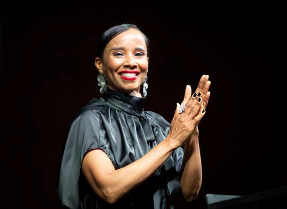April 4, 2026, Philadelphia, Pennsylvania, United States: R&B singer, songwriter, VIVIAN GREEN, speaking at the WDAS-FM tenth annual Women Of Excellence awards luncheon where she received the Trailblazing award at the Philadelphia Sheraton Philadelphia United States - ZUMArf1_ 20260404_zaf_rf1_039 Copyright: xRickyxFitchettx