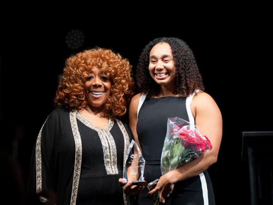 April 4, 2026, Philadelphia, Pennsylvania, United States: AUTUMN LOCKWOOD, Philadelphia Eagles football coach and the first Black woman to coach in a Super Bowl, is presented an award by legendary radio host, PATTY JACKSON, at the WDAS-FM annual Women Of Excellence awards luncheon held at the Philadelphia Sheraton Philadelphia United States - ZUMArf1_ 20260404_zaf_rf1_053 Copyright: xRickyxFitchettx